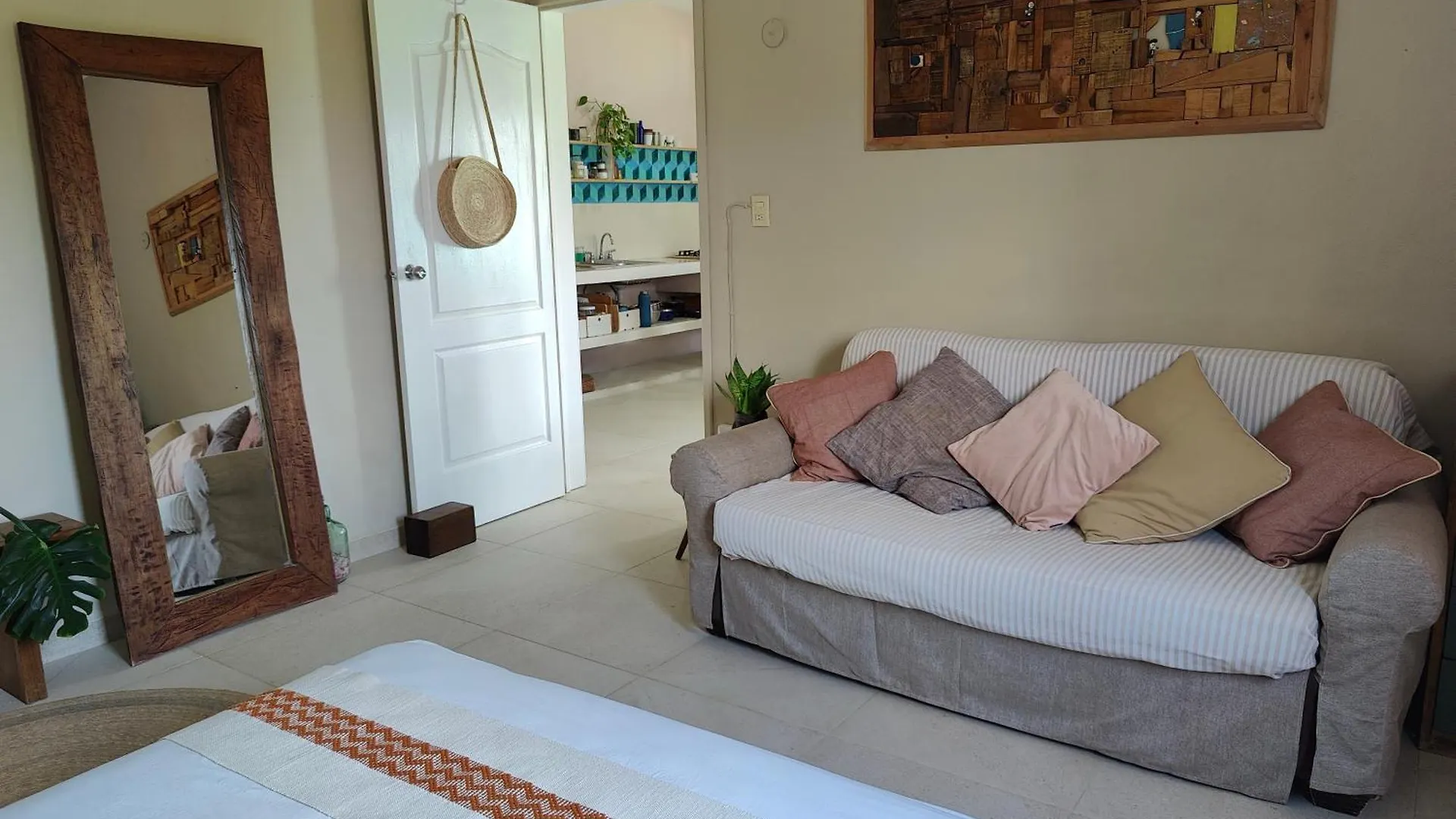 Casa Coloradita/Cozy Colorful Flat With Starlink Isla Holbox Mexico